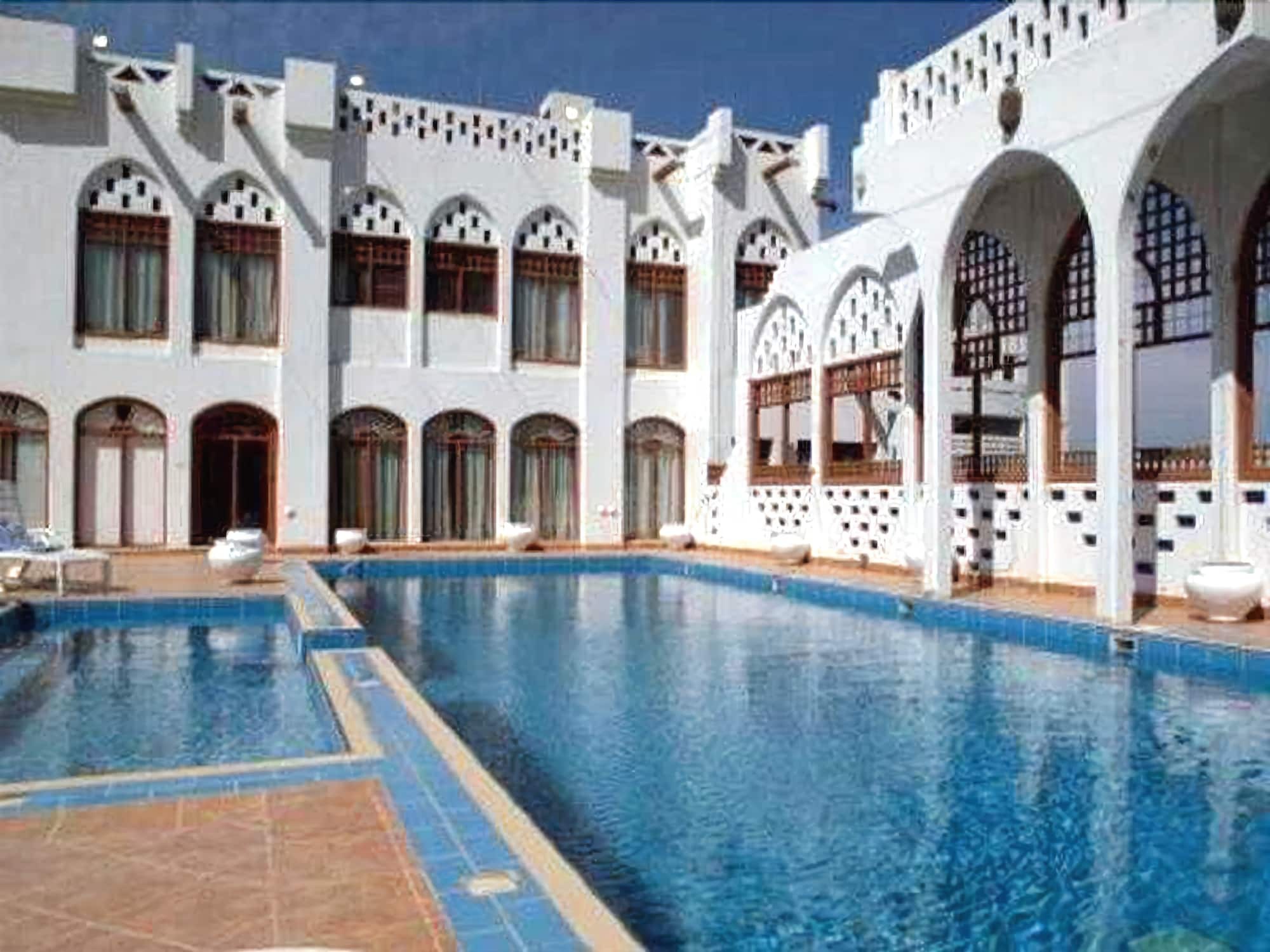 Ghani Palace Hotel Salmiya Екстериор снимка